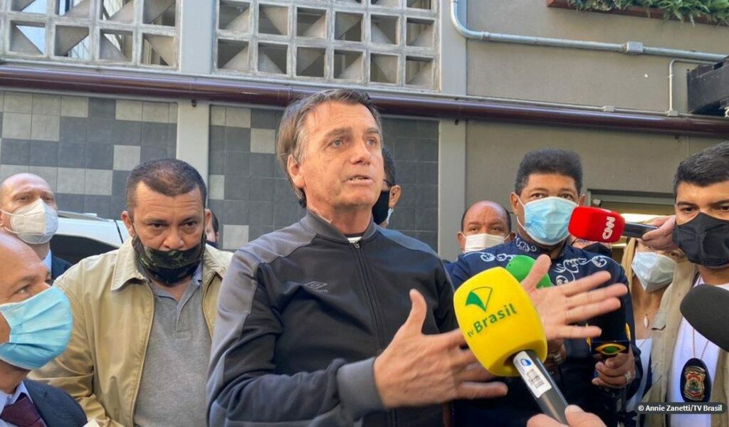 Presidente Jair Bolsonaro recebe alta médica
                
                    Presidente estava internado em São Paulo desde o dia 14