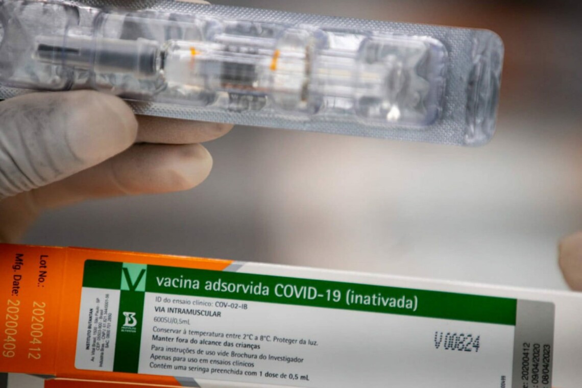 Procon-PR alerta sobre vacina falsificada para combater a Covid-19
                
                    Um caso foi identificado no Rio de Janeiro, onde ambulantes estavam vendendo suposto kit composto por vacina, certificado e agulha para a aplicação por R$ 50,00.