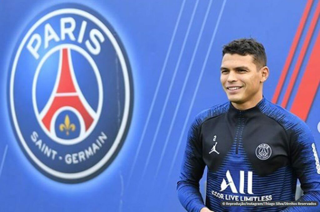 Thiago Silva se despede do PSG após oito anos defendendo o clube
                
                    Zagueiro brasileiro conquistou 24 títulos pelo clube francês