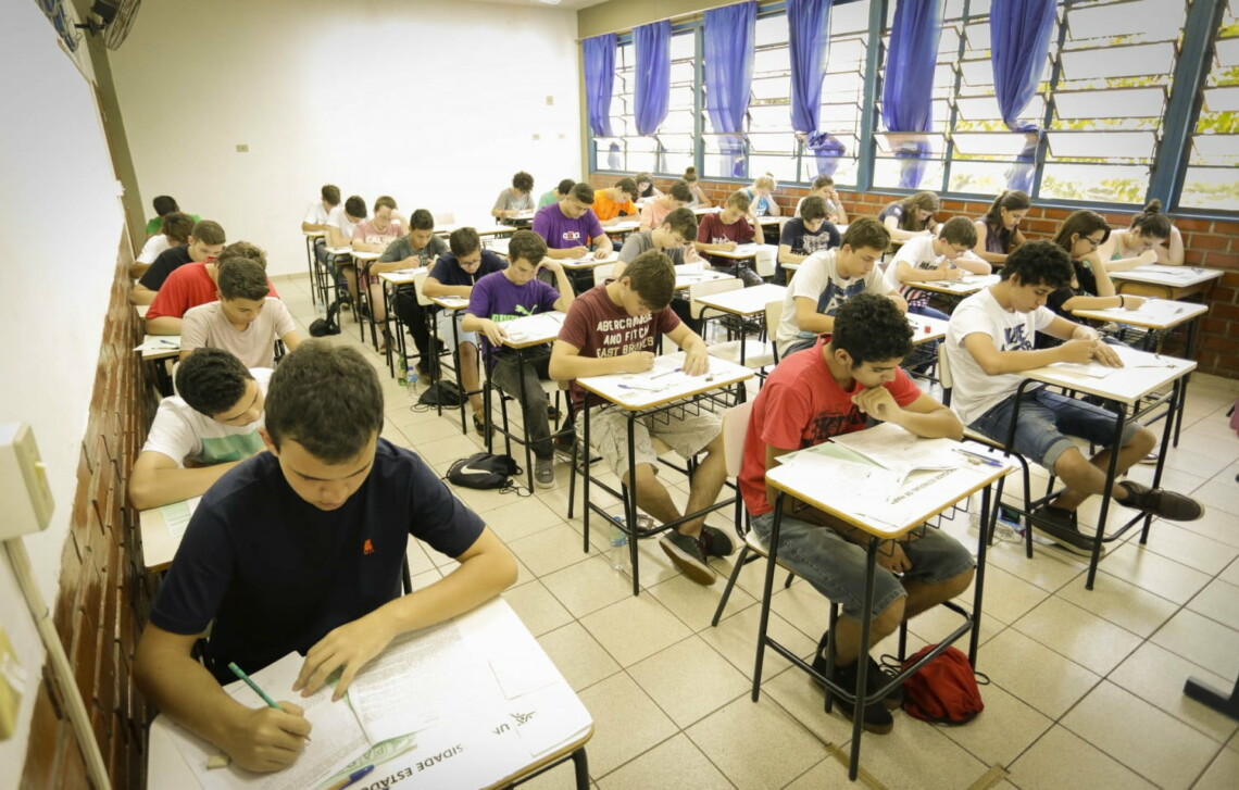 Vestibular da UEM começa no domingo mesmo com a greve