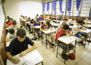 Vestibular da UEM começa no domingo mesmo com a greve