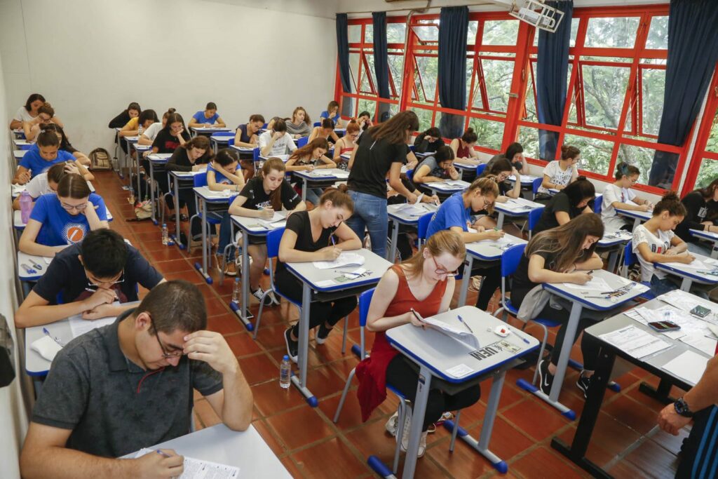 Vestibular e PAS da UEM encerram inscrições dia 11 de novembro
                
                    Provas serão realizadas presencialmente em 11 cidades do estado