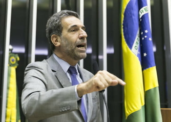 Enio Verri é o deputado do Paraná mais bem avaliado por seu trabalho de fiscalização, aponta Veja