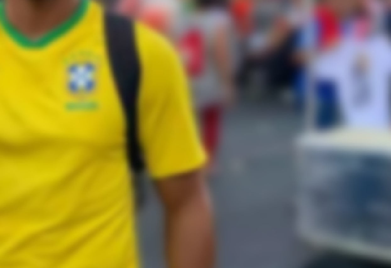 É FALSO que uso de camiseta da Seleção Brasileira é proibida nas eleições 2