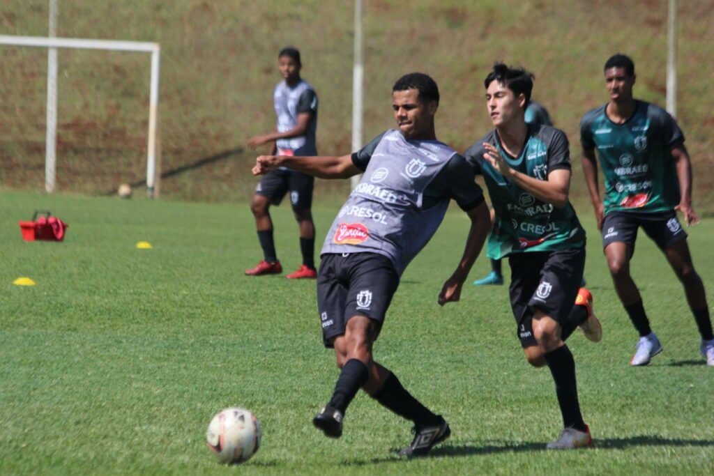 Maringá FC recebe o Nacional pelo Paranaense sub-20