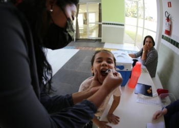 Maringá intensifica campanha contra pólio com novos locais de vacinação em Cmeis e escolas