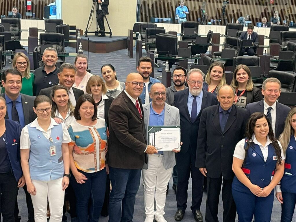 Assembleia Legislativa homenageia Hospital da Cruz Vermelha