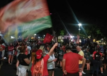 Esquerda maringaense festeja vitória de Lula na Raposo Tavares 2