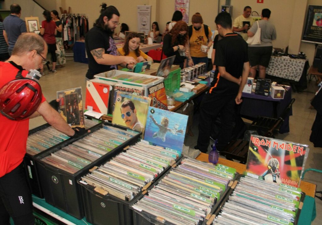 Clube do Vinil faz edição 58 no Mercadão