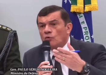 Moraes encaminha à PGR pedido de afastamento do ministro da defesa
