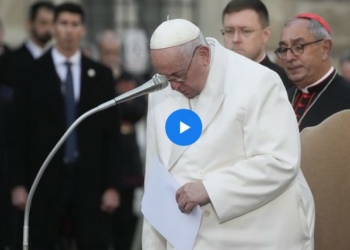 Papa se emociona ao falar da Guerra na Ucrânia