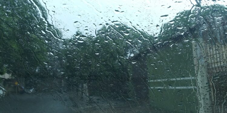 Simepar prevê chuvas esparsas e temperaturas altas nesta segunda em Maringá