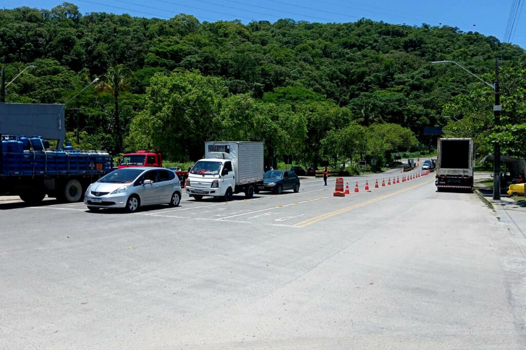 Ferry boat de Guaratuba opera sem longas filas após desbloqueio de rodovia federal