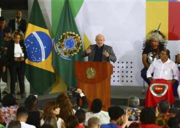 Lula assina decretos que criam o Conselho de Participação Social e o Sistema de Participação Social Interministerial - FOTO: Antonio Cruz/Agência Brasil