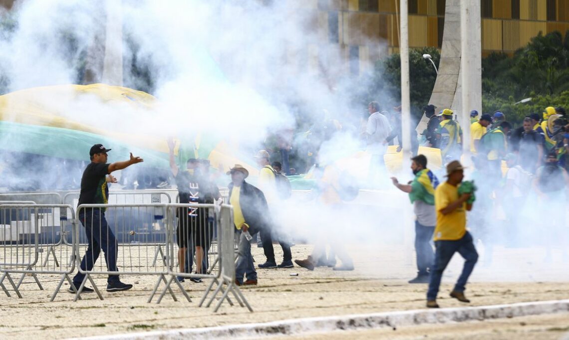 Terroristas invadem Congresso, STF e Palácio do Planalto.  © Marcelo Camargo/Agência Brasi
