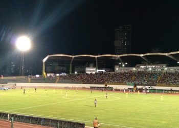 Mais de 5 mil torcedores no Willie Davids nesta quarta-feira. foto: Grupo whatsapp Futebol Maringaense