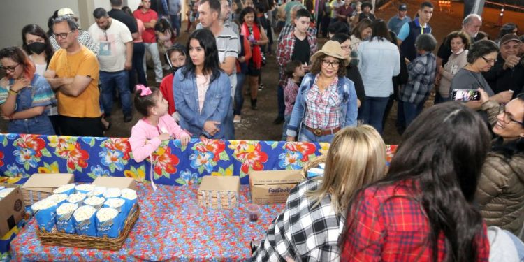 FESTA DO SEO ZICO BORGHI ACONTECE HÁ MAIS DE 40 ANOS NA GLEBA PINGUIM - foto - ARQUIVO PMM