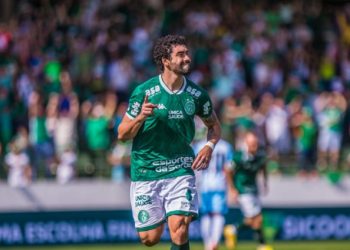 Bruno Mendes fez o gol da vitória do Bugre sobre o Tubarão. foto - Facebook Guarani