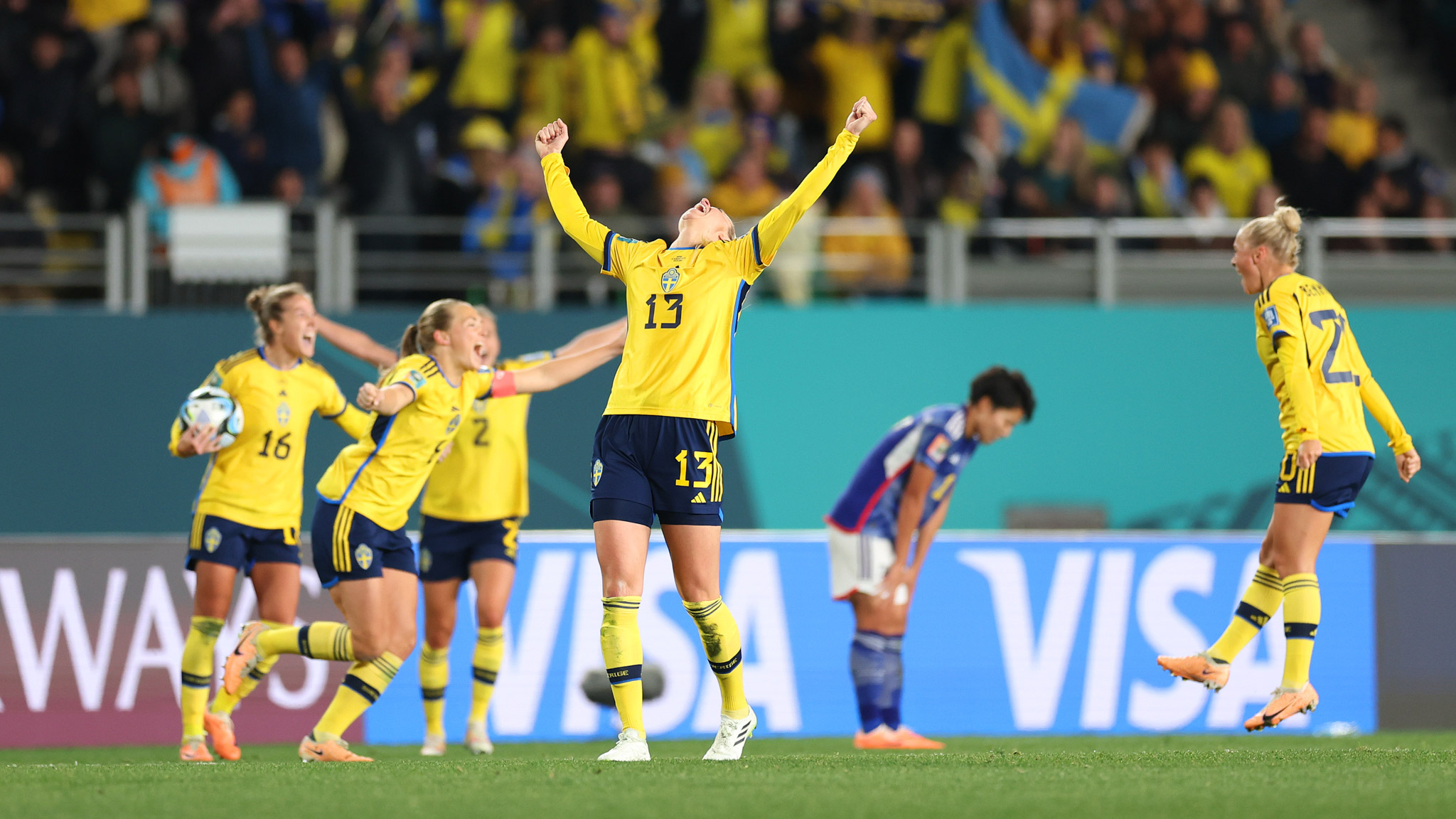 Copa do Mundo: Entenda por que a bola 'fora' do segundo gol do Japão contra  a Espanha estava dentro