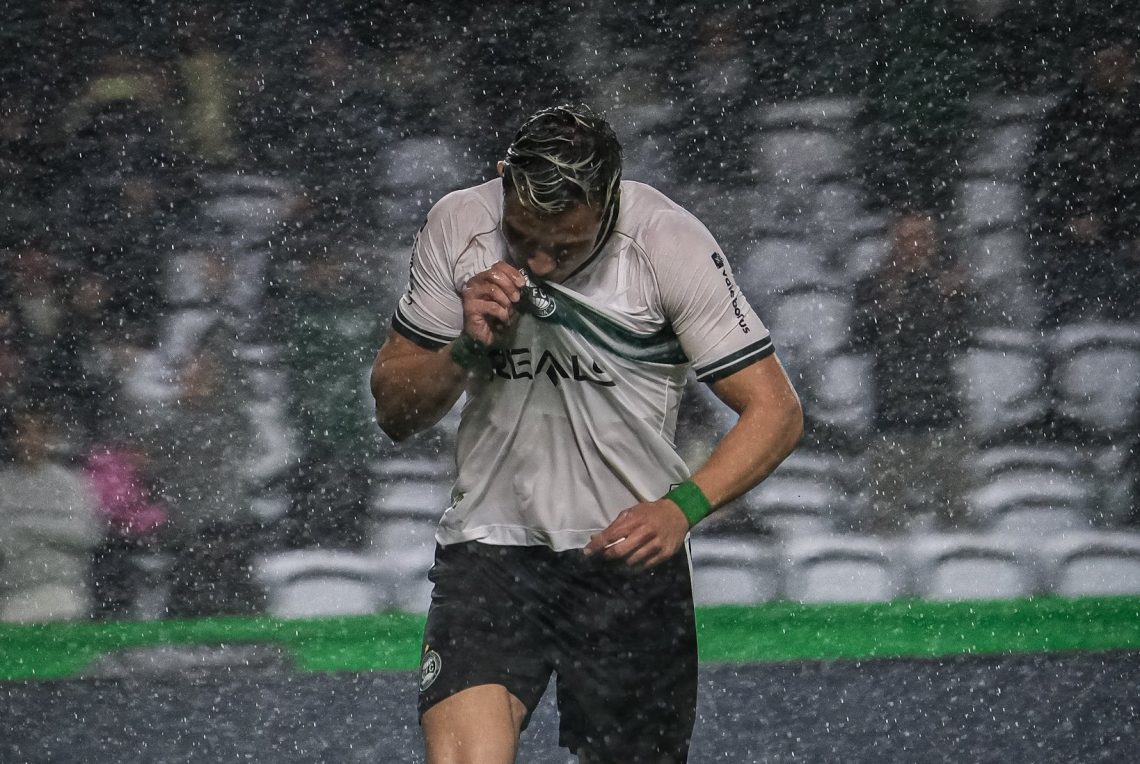 Matheus Frizzo fez dois gols do Coritiba contra o Operário. Foto: JP Pacheco/ Divulgação Coritiba