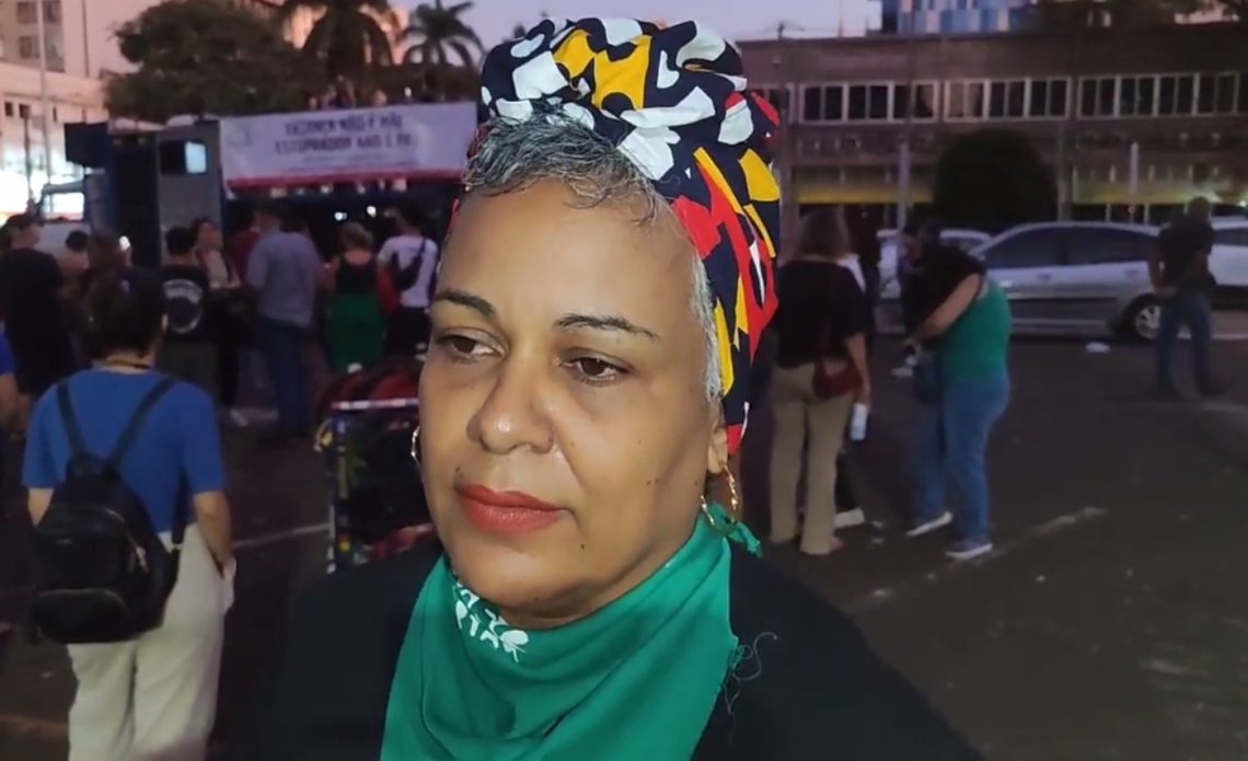 "Não é Lei PL do aborto, é PL do estuprador", diz Elaine Oliveira da Marcha Mundial das Mulheres