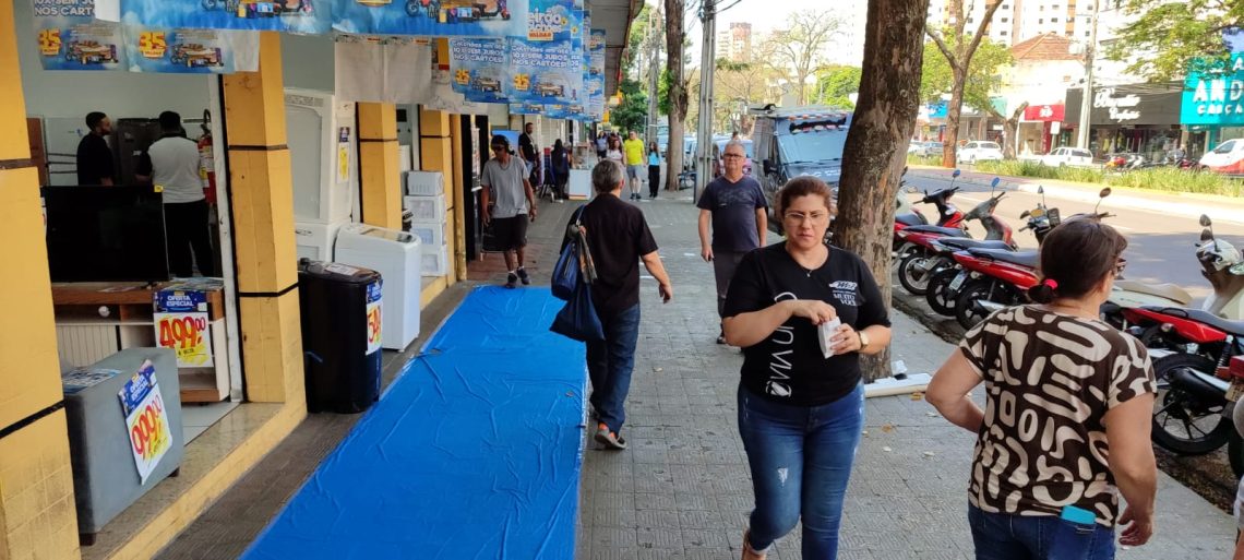 CENTRO MOVIMENTADO EM MARINGÁ NESTA SEXTA