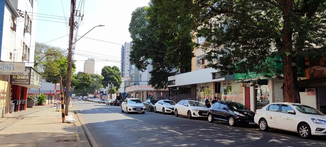 RUA JOUBERT CARVALHO NAS PROXIMIDADES DA PIRATININGA