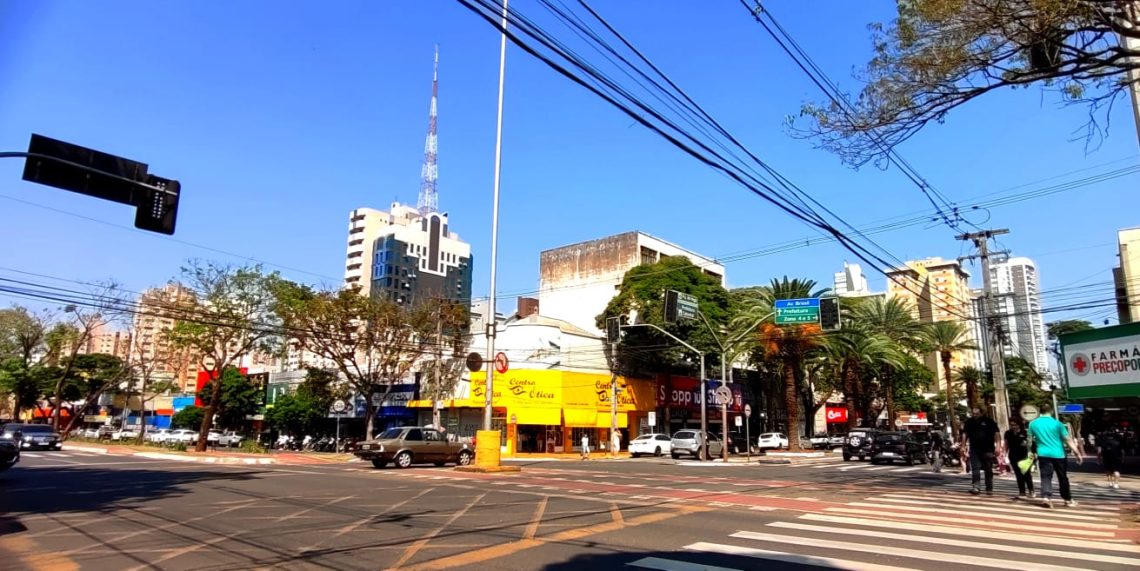 TEMPERATURA POR VOLTA DAS 13H NO CENTRO TOCOU OS 32 GRAUS