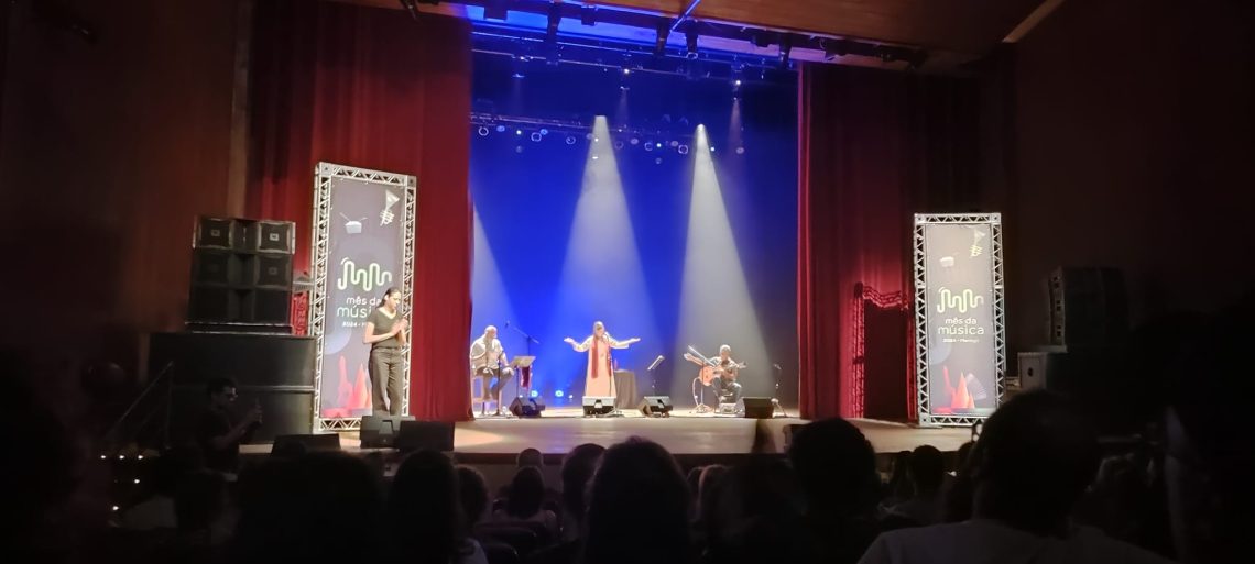 MÔNICA SALMASO, GUINGA E TECO CARDOSO