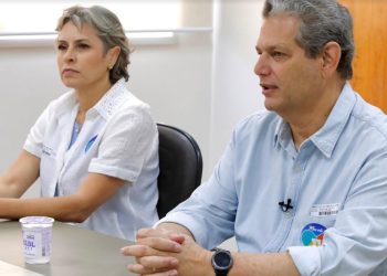 NA FOTO, O CANDIDATO A PREFEITO SILVIO BARROS (PP) E SUA CANDIDATA A VICE SANDRA JACOVÓS (PL)