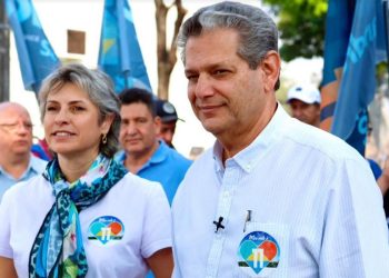 Na foto, a candidata vice, Sandra Jacovós (PL) e Silvio Barros candidato a prefeito pelo PP