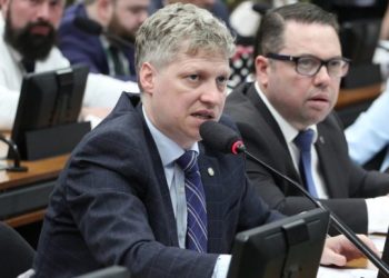 Na foto de Vinicius Loures/Câmara dos Deputados, o relator da PEC, deputado Marcel van Hattem