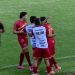 Na foto da FPF, jogadores do Toledo comemoram o primeiro gol do Toledo na vitória por 2 a 0 sobre o Oeste Brasil. Os dois times se enfrentam na próxima fase