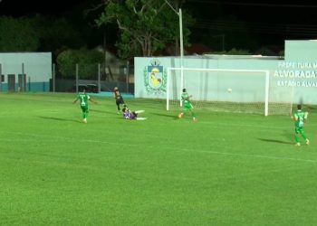 REC BATE O ARAPONGAS POR 2 A 1 NA ABERTURA DA NONA RODADA DA TERCEIRONA