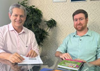 Na foto, o prefeito eleito Silvio Barros e o geógrafo José Roberto Francisco Behrend, escolhido para comandar o Instituto Ambiental de Maringá - ASC