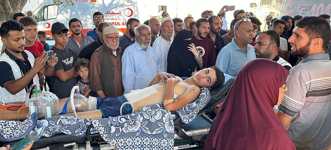 OMS Pacientes estão sendo transferidos entre hospitais como parte de uma missão de dois dias no meio de hostilidades e restrições de acesso em Gaza