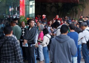 Candidatos do CPNU à espera da abertura dos portões, no dia das provas, em 18 de agosto de 2024 - Foto: Paulo Pinto/Agência Brasil