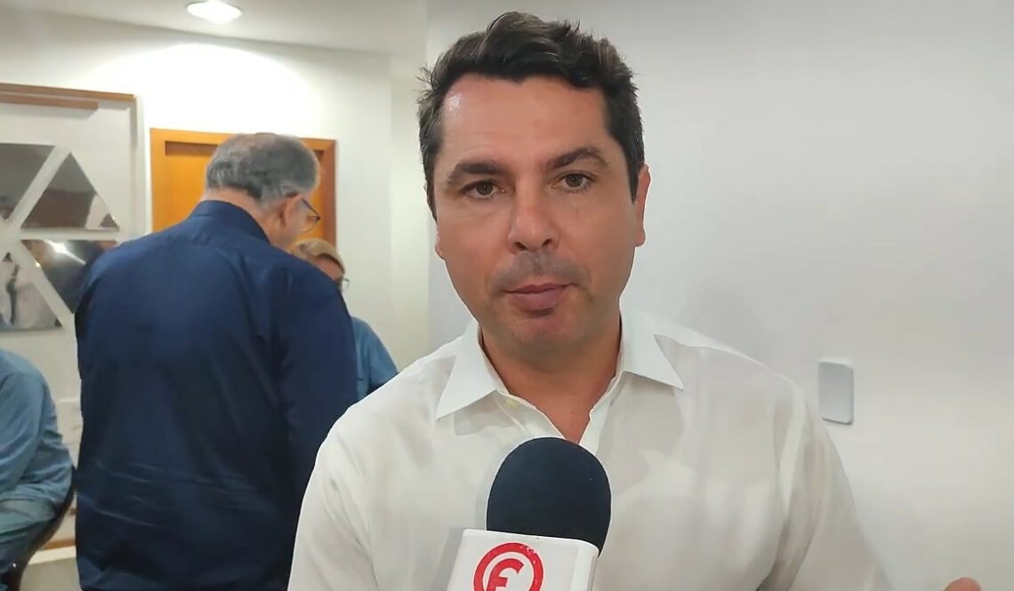 "Meu gabinete estará sempre de portas abertas para os prefeitos independente de suas ideologias", disse o presidente eleito da Alep Alexandre Curi. foto - OFATOMARINGA.COM