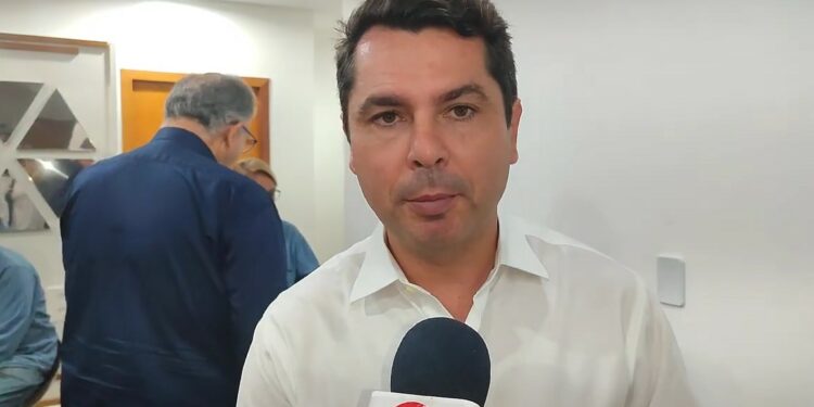 "Meu gabinete estará sempre de portas abertas para os prefeitos independente de suas ideologias", disse o presidente eleito da Alep Alexandre Curi. foto - OFATOMARINGA.COM