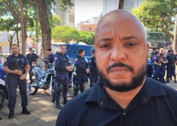 "Praça é da população e não da marginalidade", diz secretário de Segurança Luiz Alves que deixou o cargo de delegado da Polícia Civil e uma cadeira na Câmara para assumir o cargo. "Deixei de ser pedra para ser vidraça". foto - OFATOMARINGA.COM