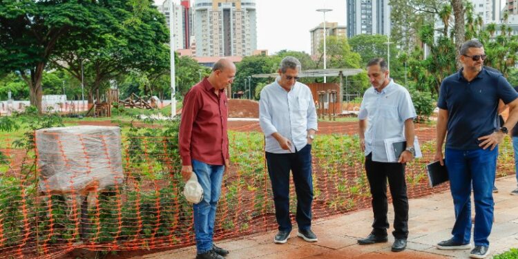 Prefeito Silvio Barros vistoriou obrasno do eixo monumental na Praça da Catedral - Ricardo Lopes / PMM