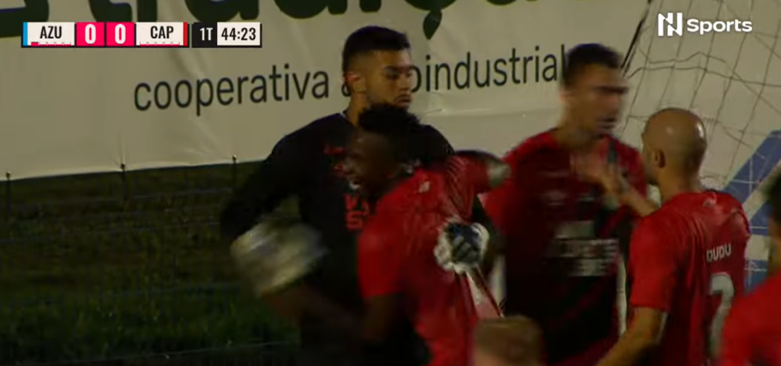 MYCAEL BRILHA, PEGA PÊNALTI E SALVA O ATHLETICO DA DERROTA CONTRA O AZURIZ. reprodução Nsports