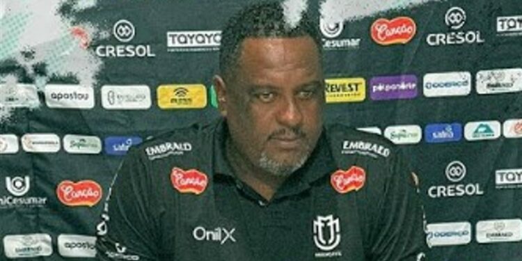 "Falta de gols está nos tirando o sono", diz Castilho em coletiva pós jogo. foto reprodução MFC