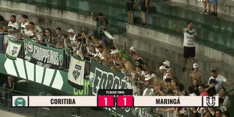 Torcida do Dogão presente na capital no empate que valeu a classificação para as semifinais do Paranaense. foto -Reprodução Nsports