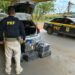 PRF abordou carro suspeito parado em posto de combustíveis de Campo Mourão e encontrou mais de 200kg de maconha. Foto - PRF/PR